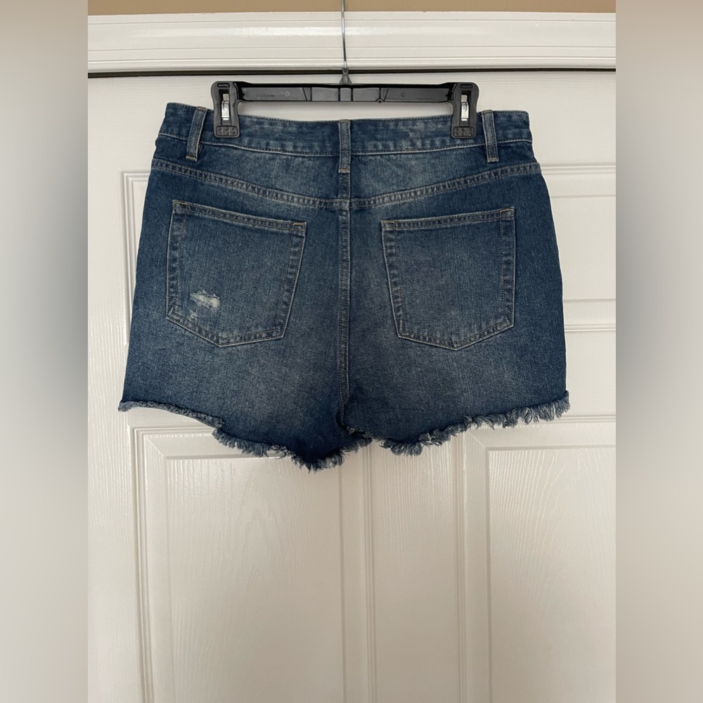Short - Ripped denim - Picture 2 of 7